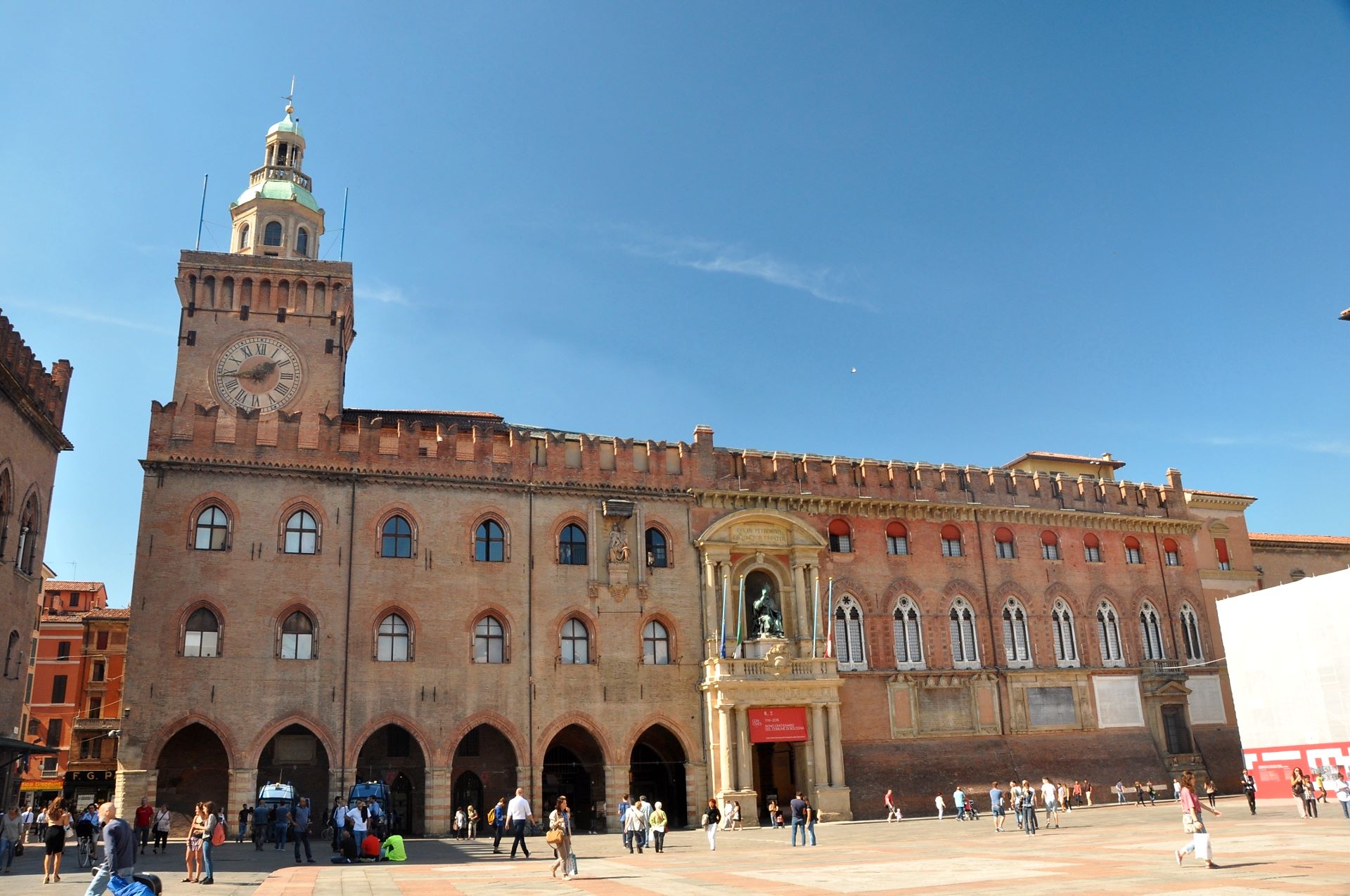 Bologna (Photo license: CC BY 2.0)